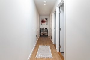 Stylish Modern Two Bedroom Apartment In Town