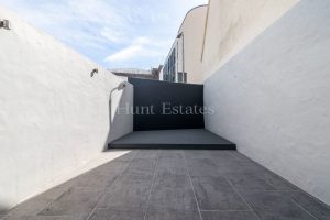 Stylish Ground-Floor Garden Apartment