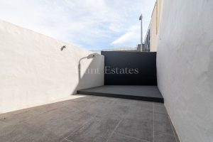 Stylish Ground-Floor Garden Apartment