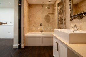 Stylish Ground-Floor Garden Apartment