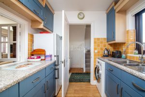 Delightful 2 Bedroom Cottage Near The Beach