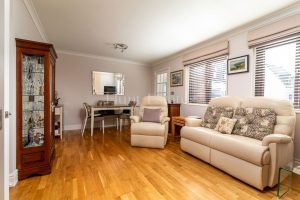 Delightful 2 Bedroom Cottage Near The Beach