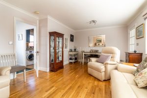 Delightful 2 Bedroom Cottage Near The Beach