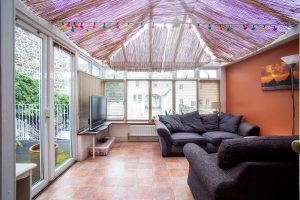 Six Bedroom Townhouse - Two Generation Or Home With Income