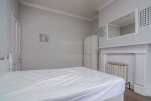 Six Bedroom Townhouse - Two Generation Or Home With Income