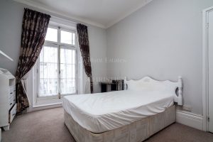 Six Bedroom Townhouse - Two Generation Or Home With Income