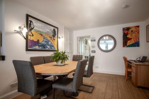 Six Bedroom Townhouse - Two Generation Or Home With Income