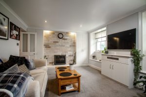 Six Bedroom Townhouse - Two Generation Or Home With Income