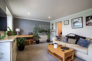 Six Bedroom Townhouse - Two Generation Or Home With Income