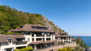 Penthouse Apartment Set in Picturesque Location with Sea Views
