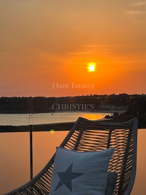 BEAUTIFUL DETACHED HOME WITH SEA VIEWS ACROSS OUAISNE BAY