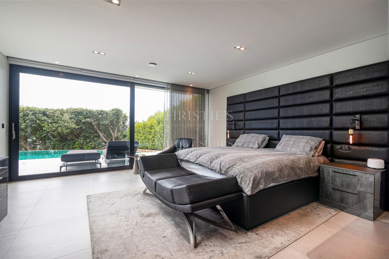 4 Bedroom Single Family Home/House's Image 27