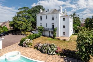 Stunning Regency Property