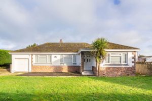 Detached Bungalow In Quiet Location With Field, Stable And Multipurpose Storage