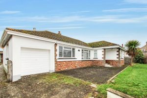 Detached Bungalow In Quiet Location With Field, Stable And Multipurpose Storage