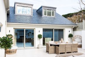 CONTEMPORARY BEACH HOUSE WITH STUNNING SEA VIEWS