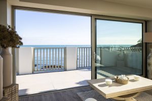 CONTEMPORARY BEACH HOUSE WITH STUNNING SEA VIEWS