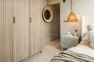 CONTEMPORARY BEACH HOUSE WITH STUNNING SEA VIEWS