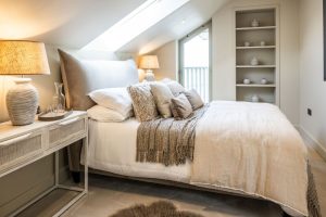 CONTEMPORARY BEACH HOUSE WITH STUNNING SEA VIEWS