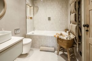 CONTEMPORARY BEACH HOUSE WITH STUNNING SEA VIEWS