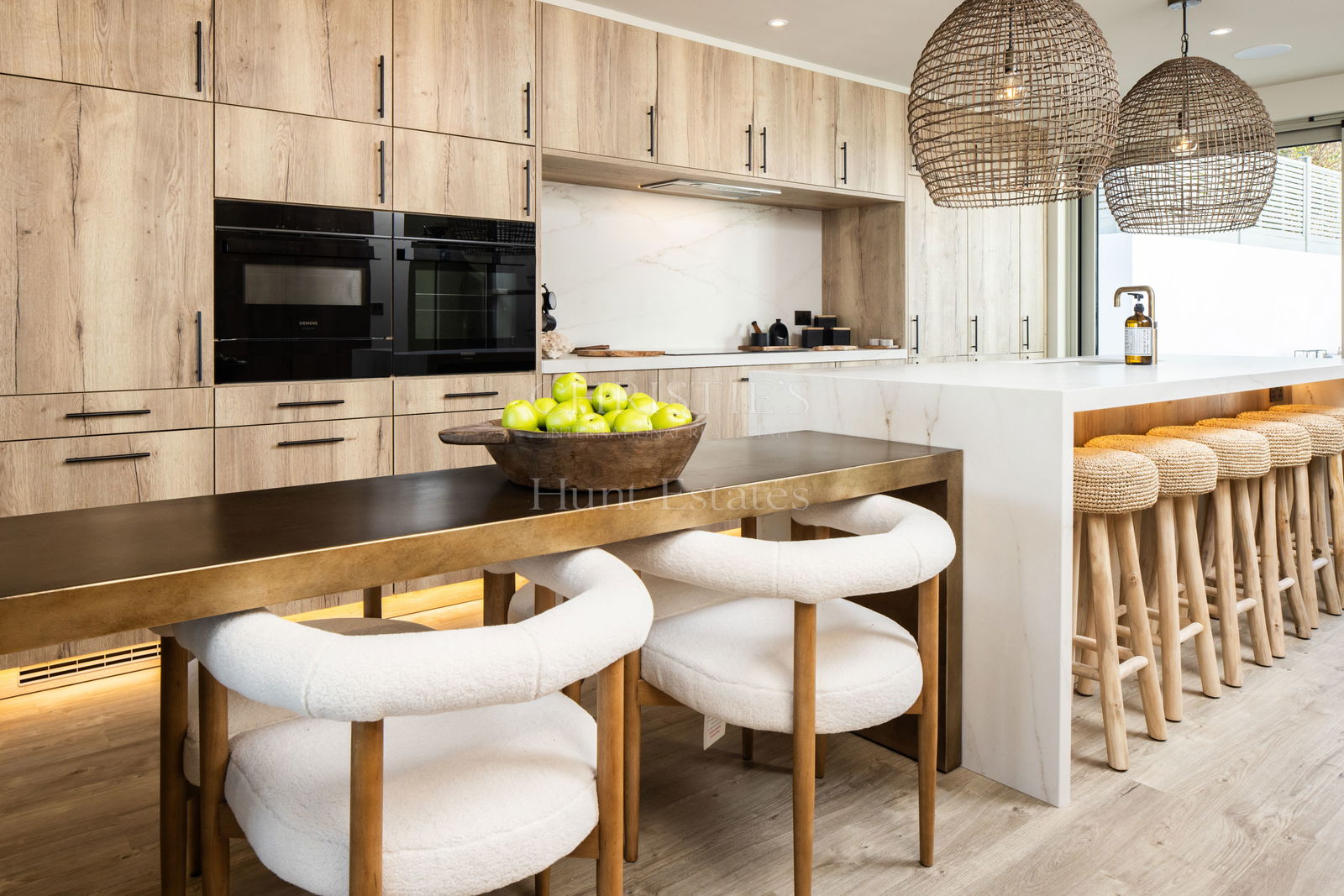 5 Bedroom Single Family Home/House's Image 4