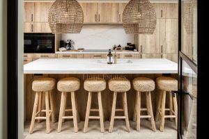 CONTEMPORARY BEACH HOUSE WITH STUNNING SEA VIEWS