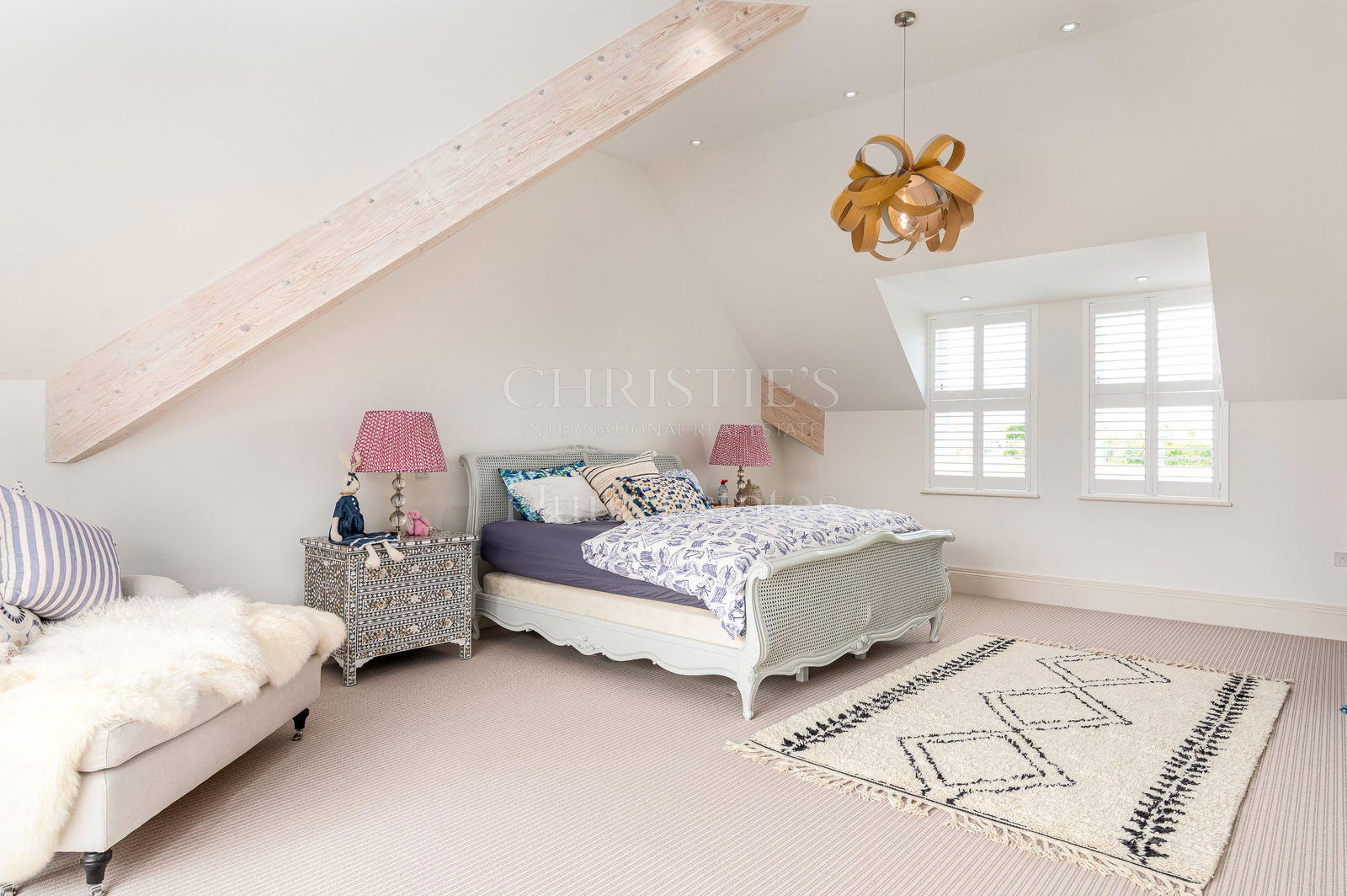 11 Bedroom Single Family Home/House's Image 33