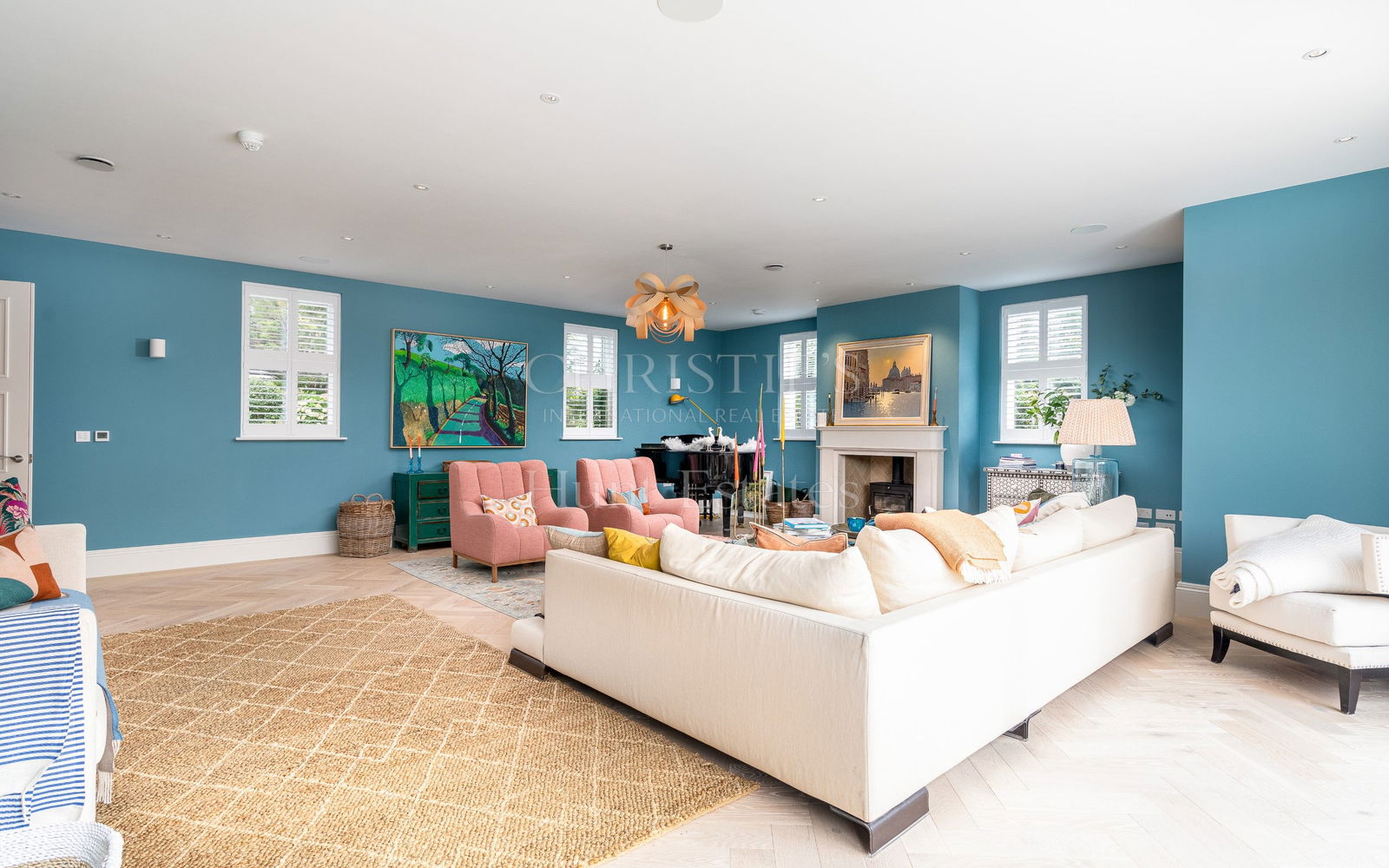 11 Bedroom Single Family Home/House's Image 28