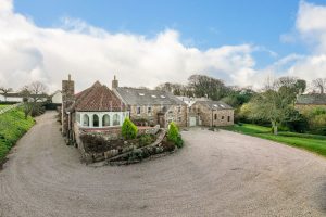 Distinguished Granite Property With Rural Views To The Coast&nbsp;