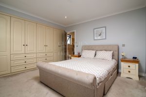 Spacious Four-Bedroom Detached Family Home in Quiet Cul-de-Sac