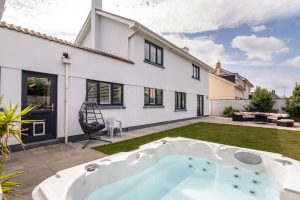 Spacious Four-Bedroom Detached Family Home in Quiet Cul-de-Sac