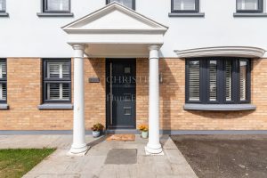 Spacious Four-Bedroom Detached Family Home in Quiet Cul-de-Sac