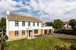 Spacious Four-Bedroom Detached Family Home in Quiet Cul-de-Sac