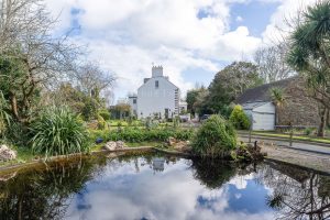 Beautiful Home Set in Picturesque Grounds