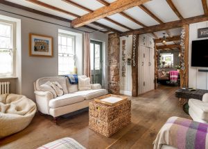 Granite Cottage In Sought After Location