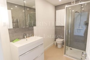 Modern Two-Bedroom House With Enviable Views &nbsp;