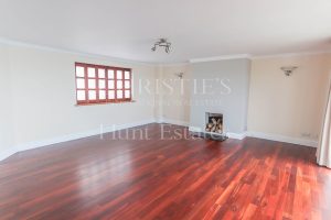 Modern Two-Bedroom House With Enviable Views &nbsp;