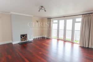 Modern Two-Bedroom House With Enviable Views &nbsp;