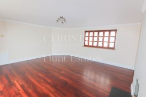 Modern Two-Bedroom House With Enviable Views &nbsp;