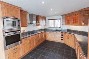 Modern Two-Bedroom House With Enviable Views &nbsp;