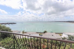 Modern Two-Bedroom House With Enviable Views &nbsp;