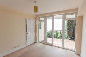 Modern Two-Bedroom House With Enviable Views &nbsp;