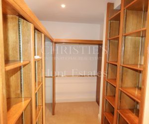 Modern Two-Bedroom House With Enviable Views &nbsp;