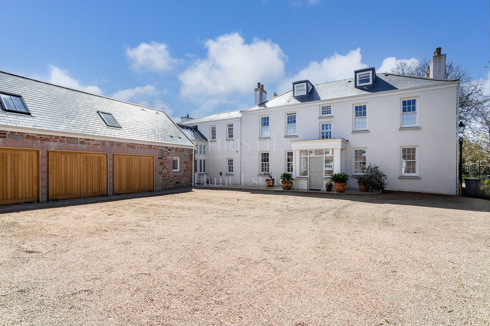 12 Bedroom Single Family Home/House's Image 28