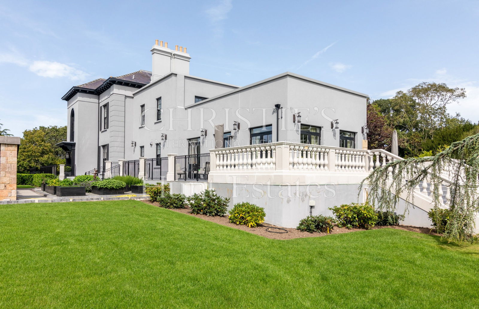 8 Bedroom Single Family Home/House's Image 39