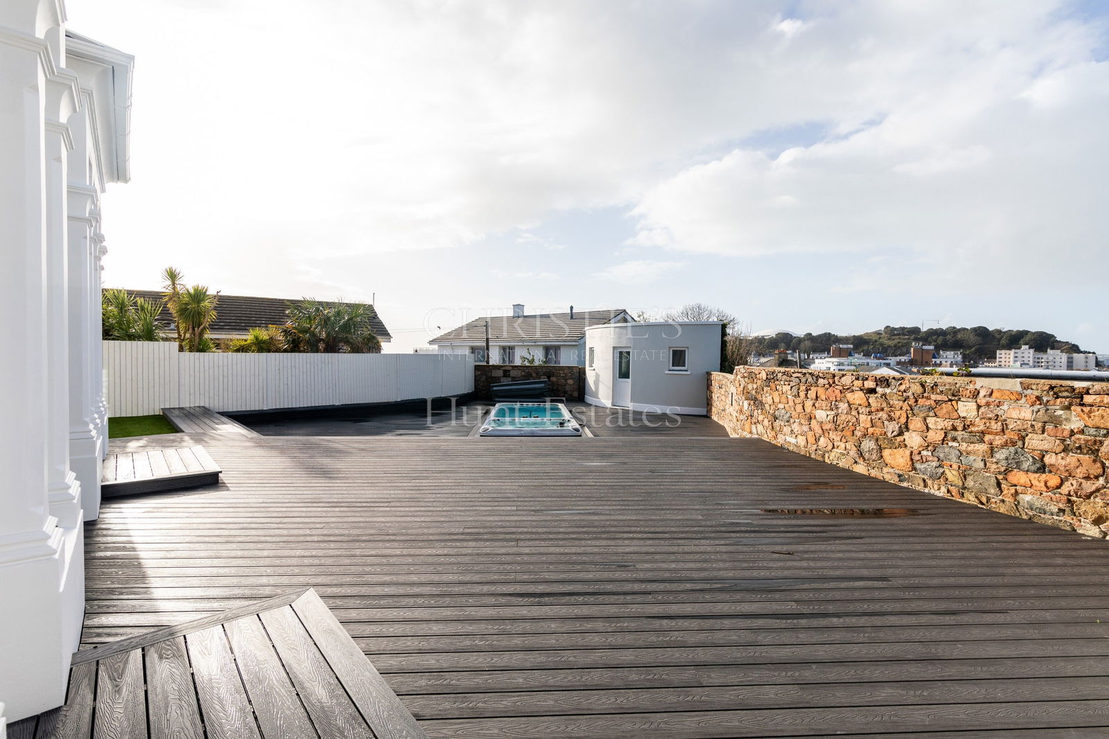 8 Bedroom Single Family Home/House's Image 28