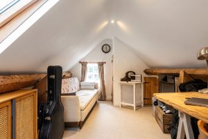 Granite Cottage In Sought After Location