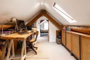 Granite Cottage In Sought After Location