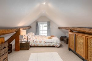 Granite Cottage In Sought After Location