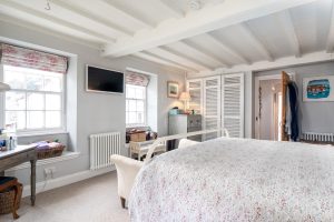 Granite Cottage In Sought After Location